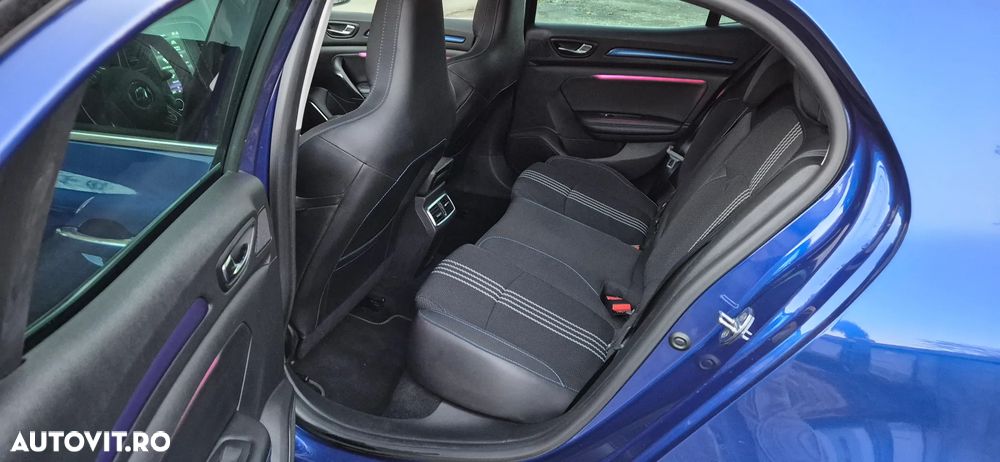 Renault Megane ENERGY TCe 205 EDC GT - 13