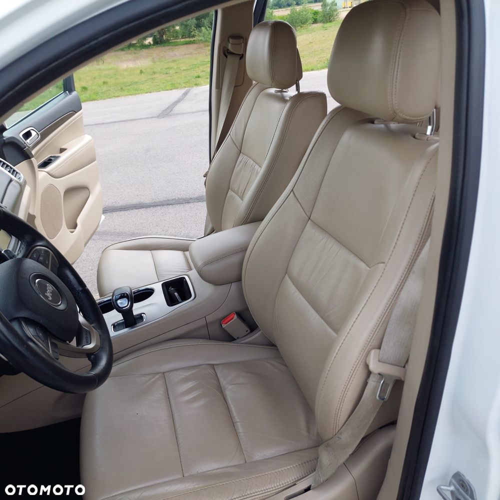 Jeep Grand Cherokee - 14