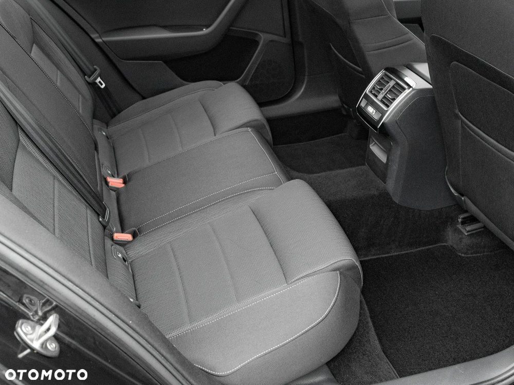 Skoda Superb 2.0 TDI Ambition DSG - 27