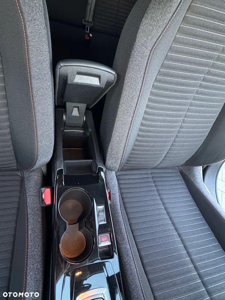 Peugeot 2008 PureTech 130 EAT8 Active - 15