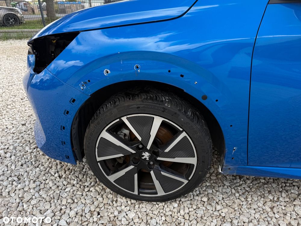 Peugeot 208 - 24