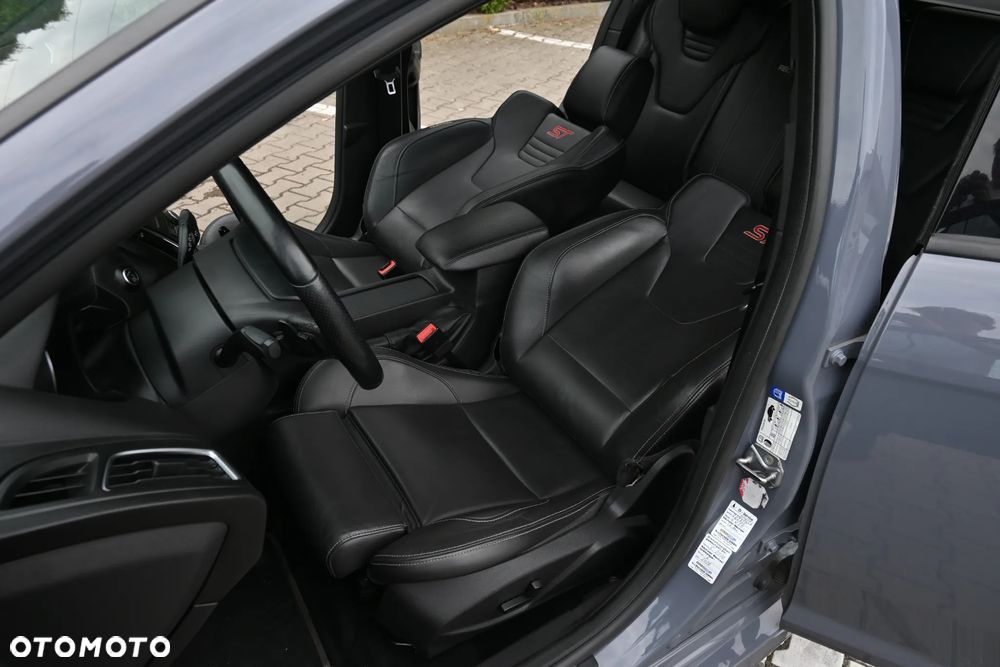 Ford Focus 2.0 TDCi ST-2 PowerShift - 28