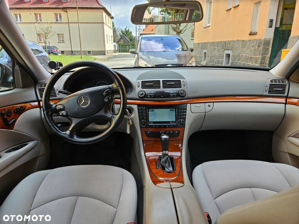 Mercedes-Benz Klasa E 200 Kompressor Automatik Classic - 6