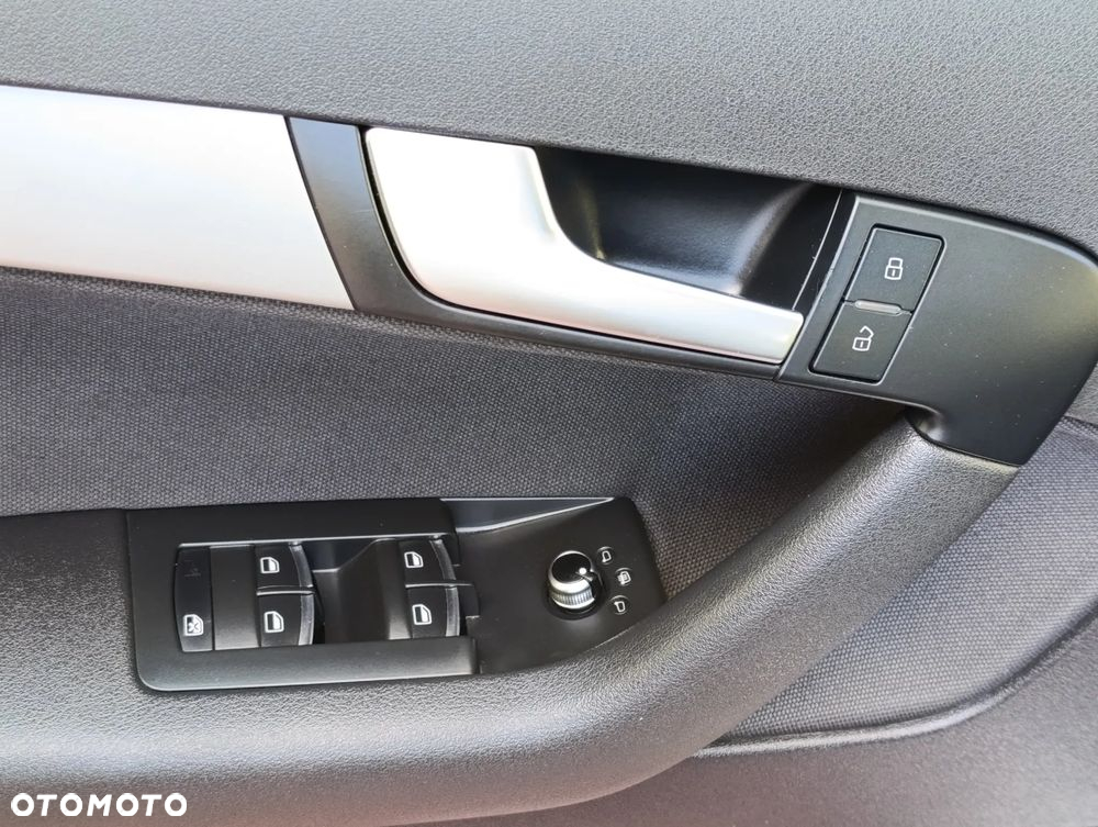 Audi A3 2.0 TDI Sportback DPF quattro Attraction - 38