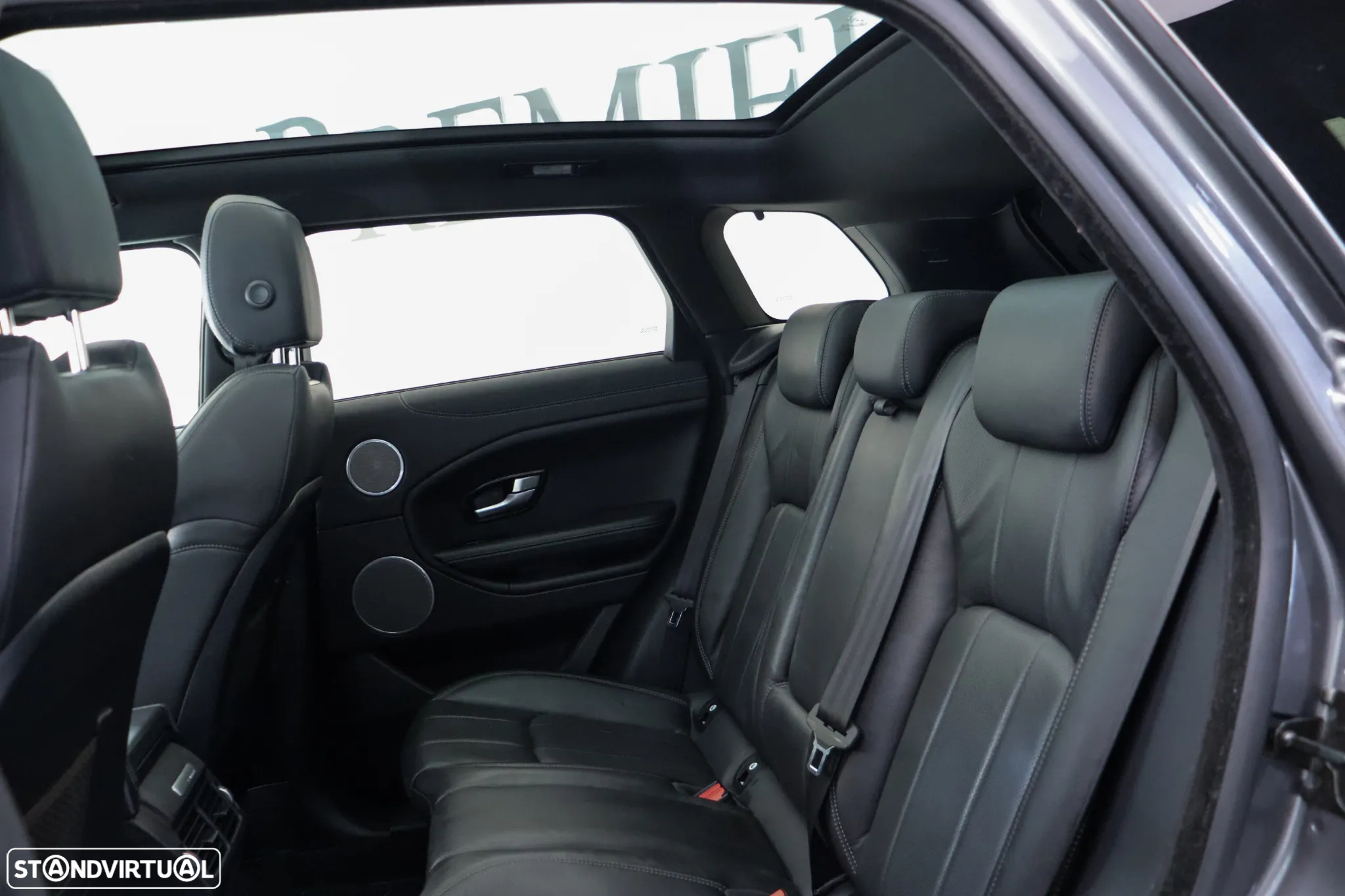 Land Rover Range Rover Evoque 2.0 D150 AWD R-Dynamic HSE Auto - 10