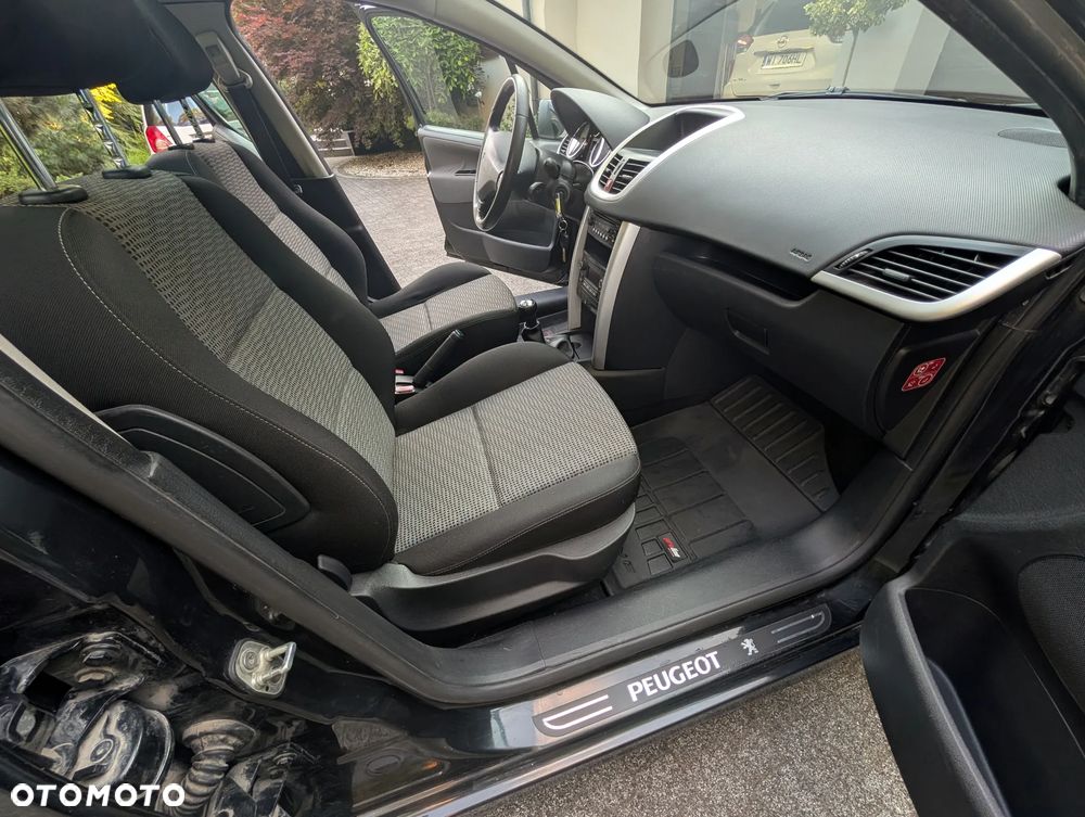 Peugeot 207 1.4 - 15
