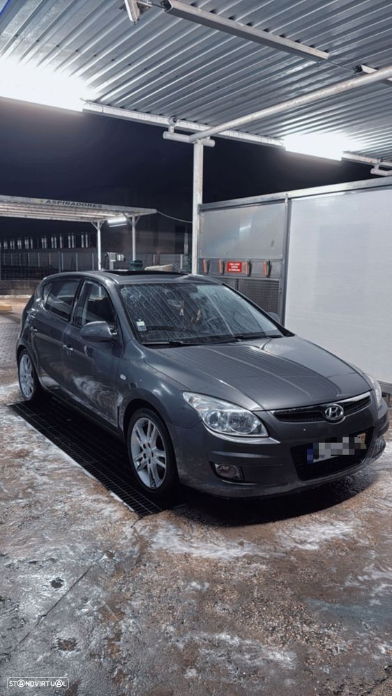 Hyundai i30 2.0 CRDi Premium - 1