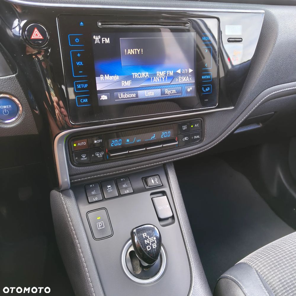 Toyota Auris Hybrid 135 Prestige - 24