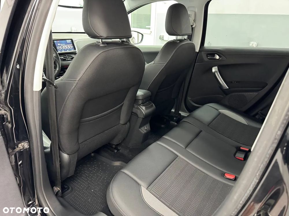Peugeot 2008 BlueHDi FAP 120 STOP & START EAT6 Allure - 25