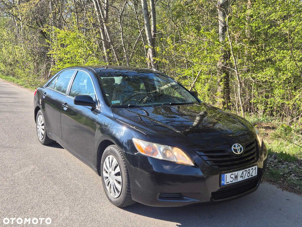 Toyota Camry - 3