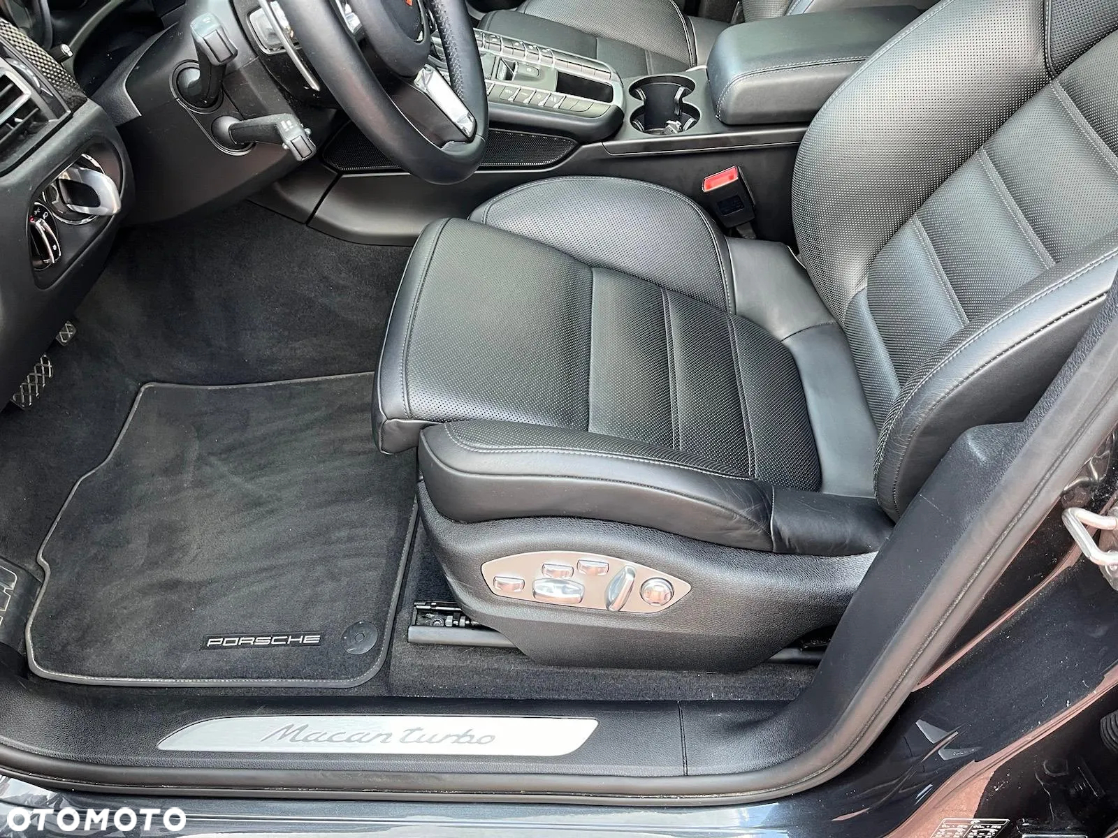 Porsche Macan Turbo - 13