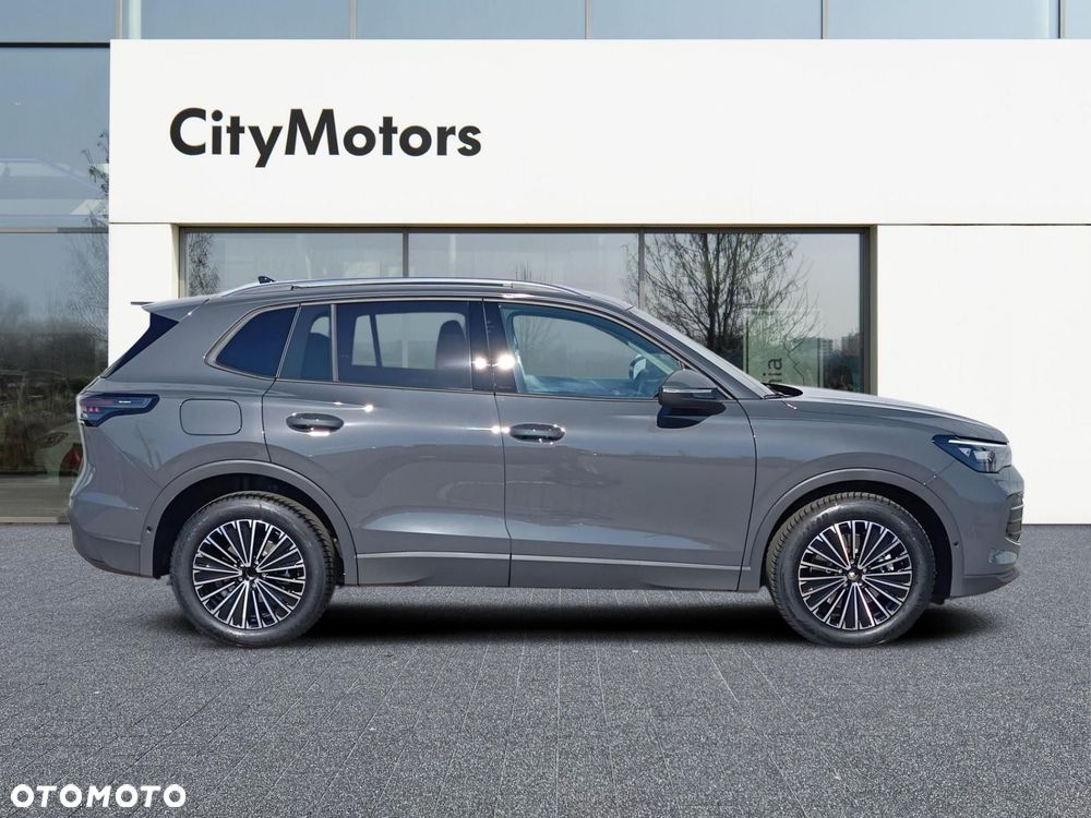 Volkswagen Tiguan - 8