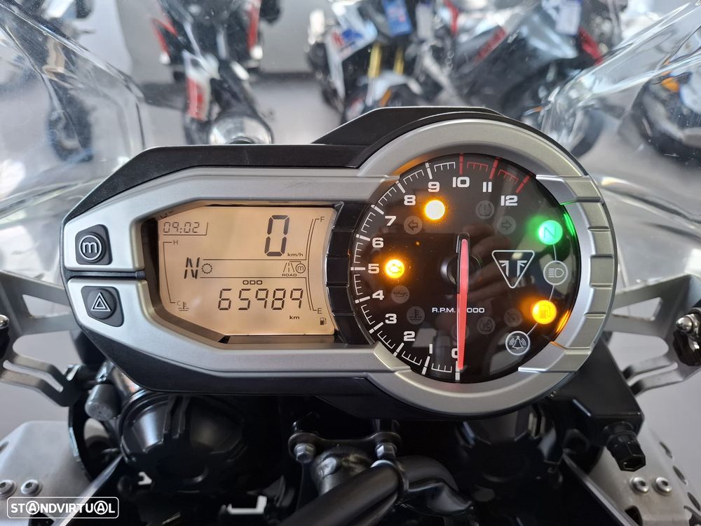 Triumph Tiger 800 XCx - 6