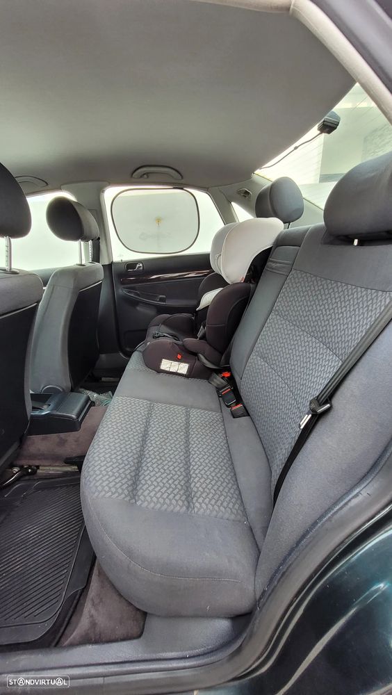 Audi A4 1.9 TDI Confort - 6