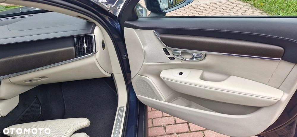 Volvo V90 Cross Country D5 AWD Geartronic Pro - 23