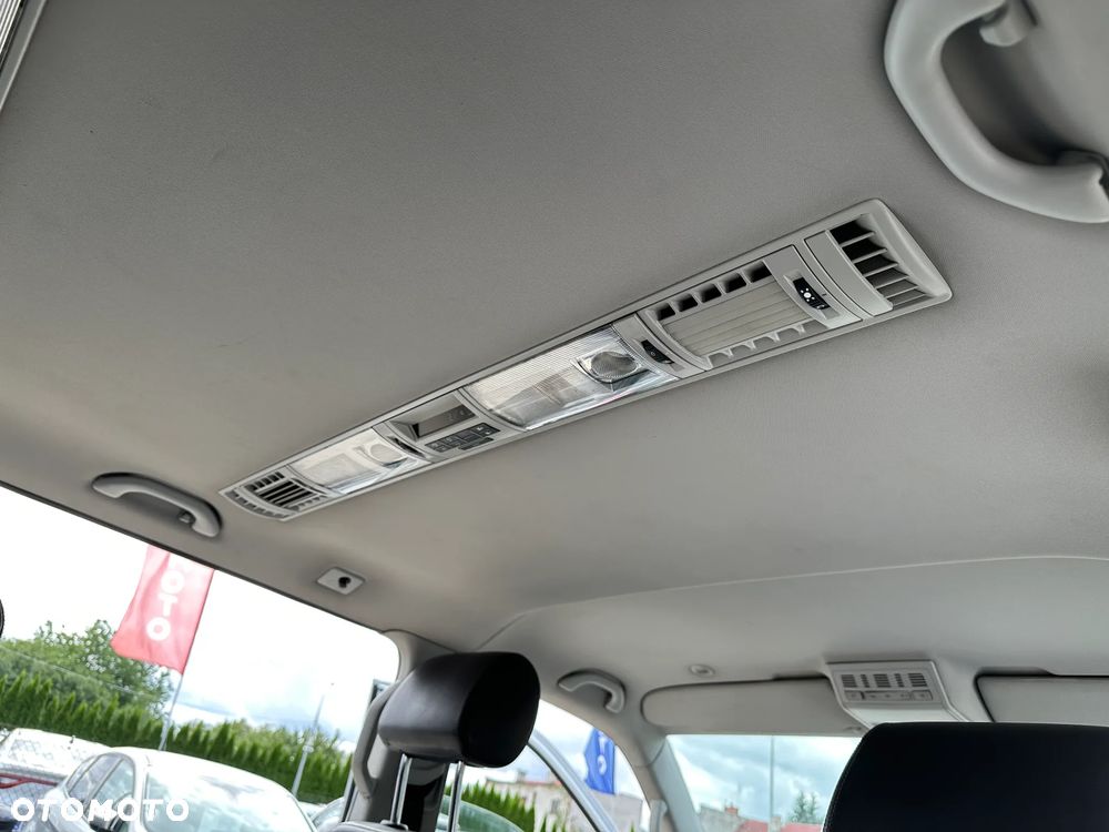 Volkswagen Multivan - 24