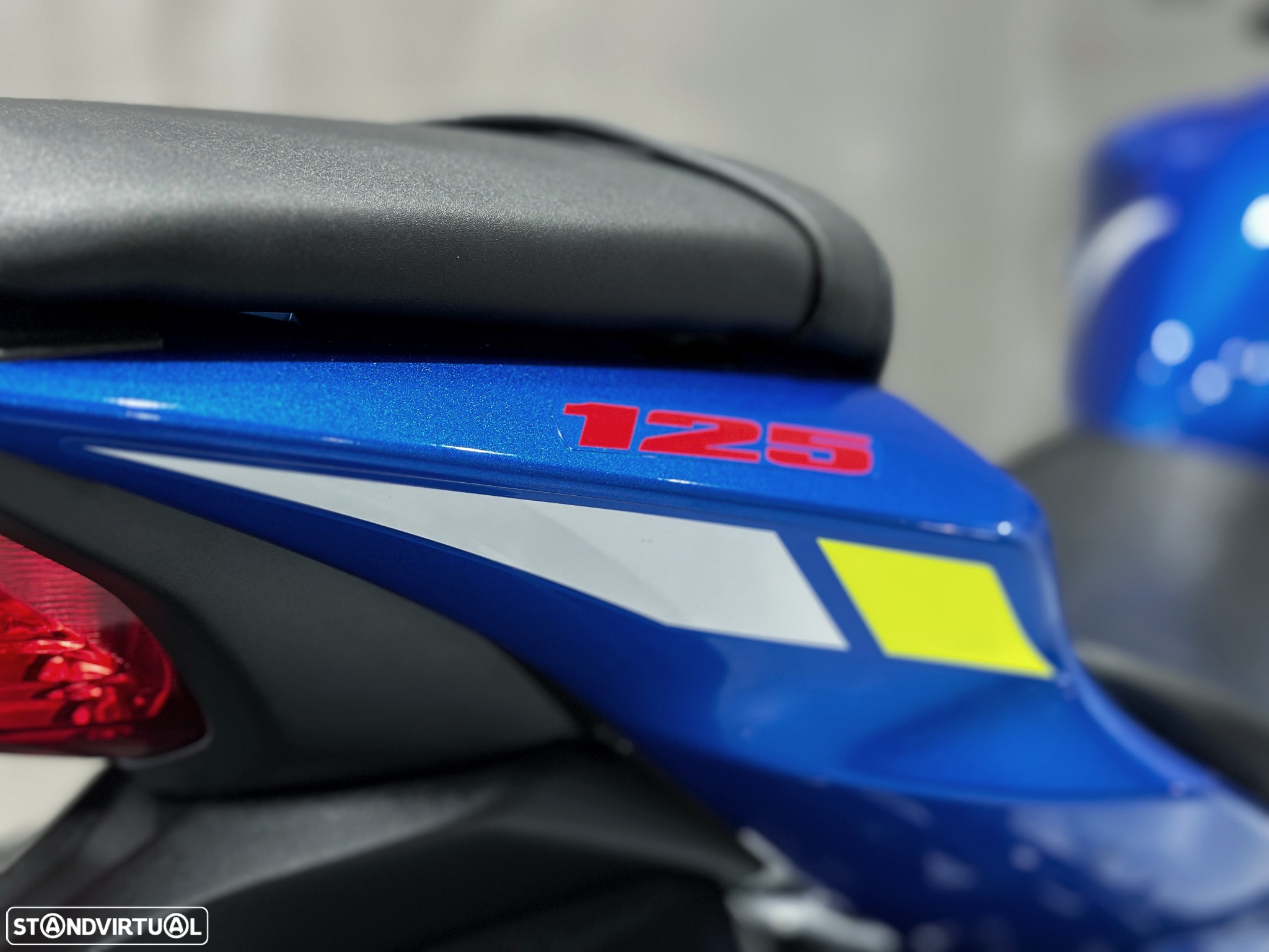 Suzuki GSX 125 S - 10