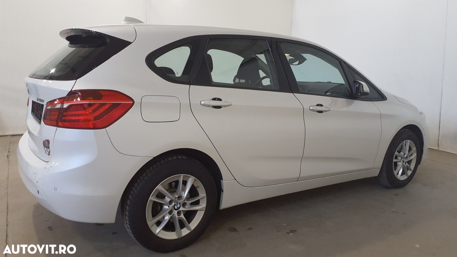 BMW Seria 2 218i - 11