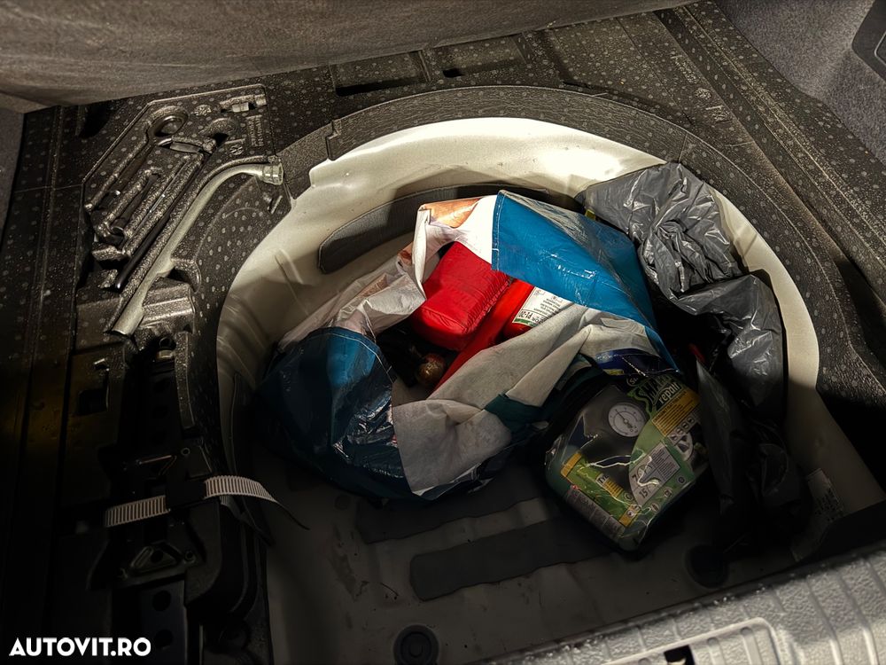 Volkswagen Passat - 34