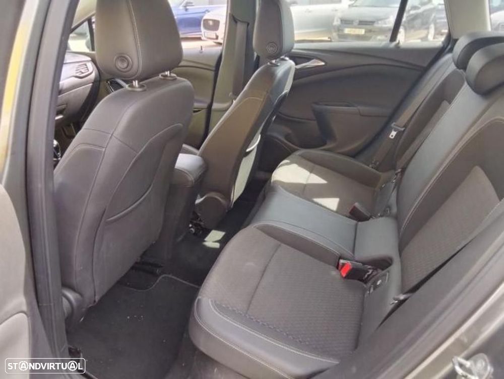 Opel Astra Sports Tourer - 4