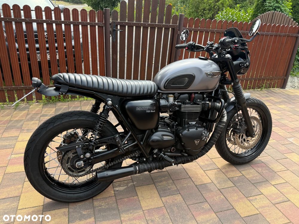 Triumph Bonneville - 4