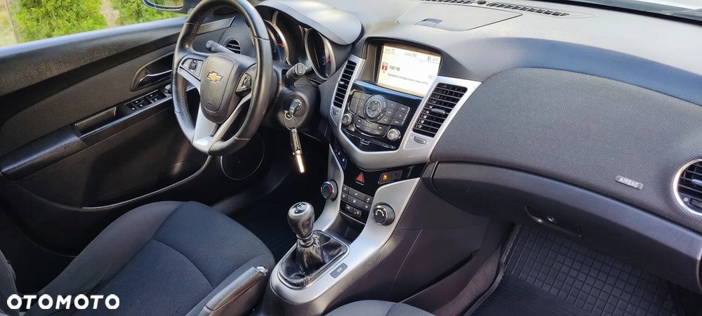 Chevrolet Cruze - 31