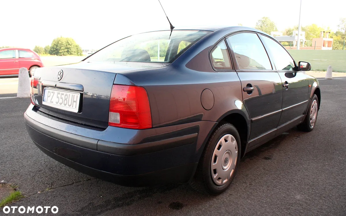 Volkswagen Passat 1.6 GL - 6