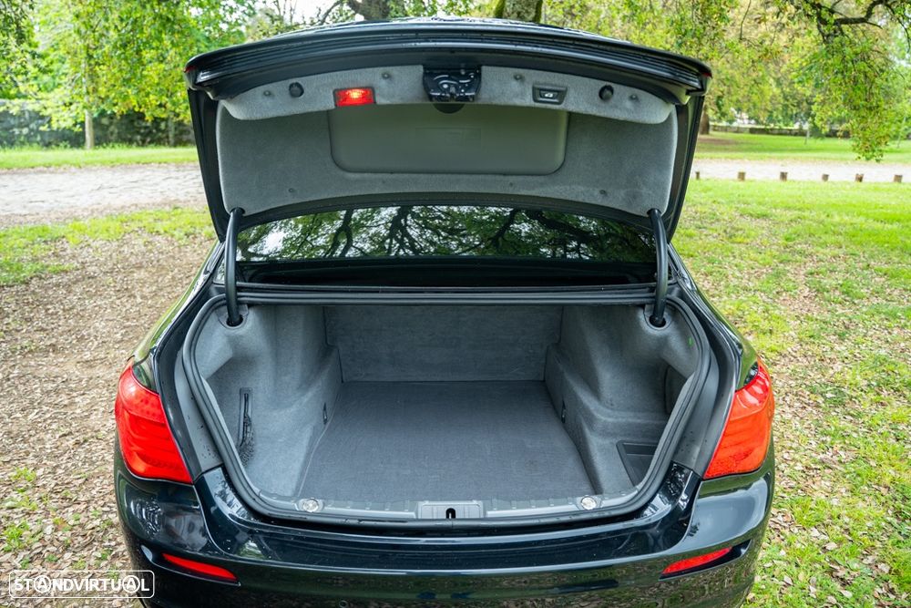 BMW 740 d Pack M - 11