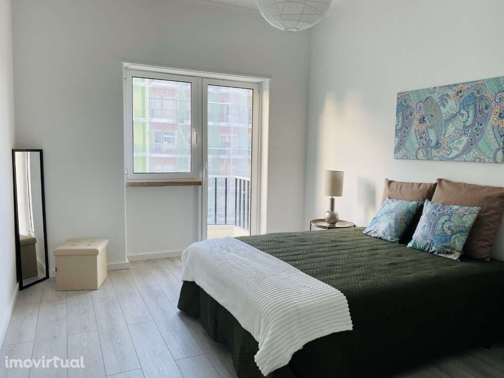 Apartamento T2, totalmente remodelado e mobilado, Benfica - Grande imagem: 3/34