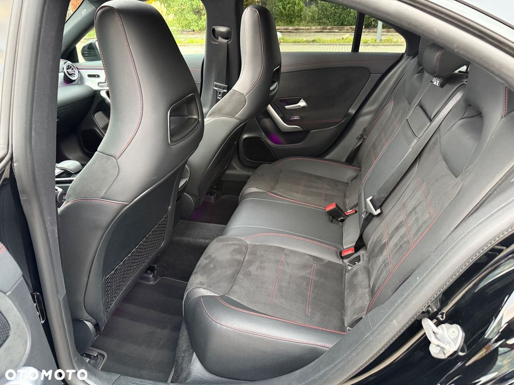 Mercedes-Benz CLA 200 AMG Line 7G-DCT - 24