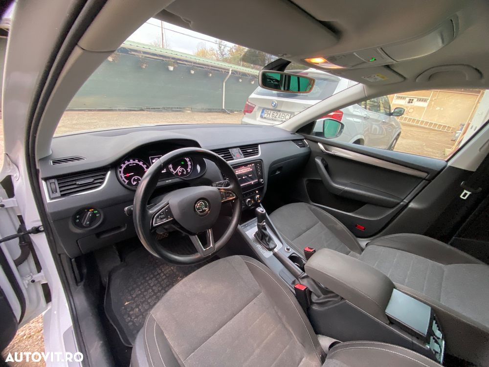 Skoda Octavia 2.0 TDI 4x4 DSG Soleil - 9