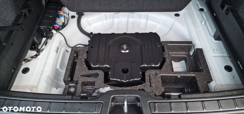 Volvo XC 40 B4 B DKG Ultimate Dark - 28