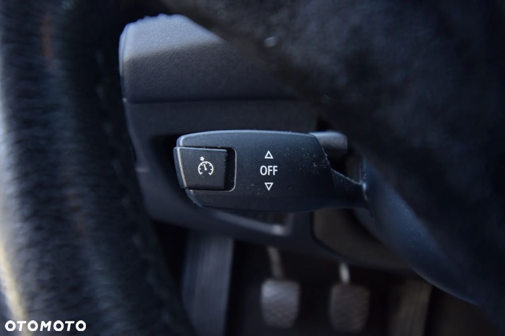 BMW Seria 1 116i - 22