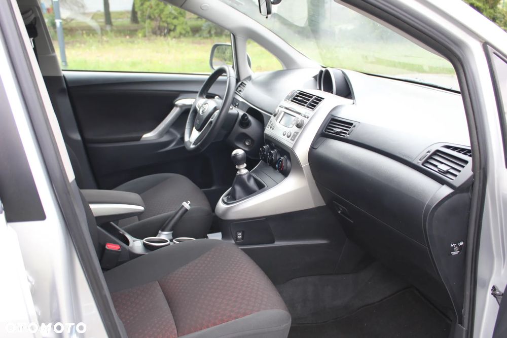 Toyota Verso 1.8 7-Sitzer Comfort - 9