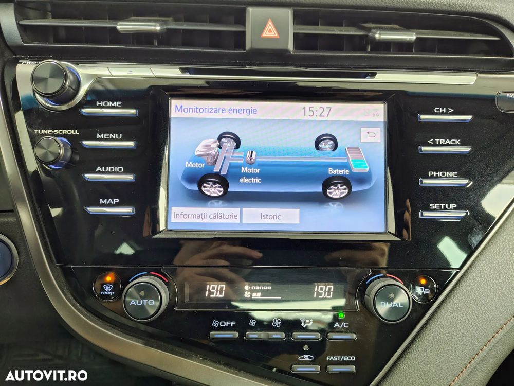 Toyota Camry 2.5 Hybrid Business - 22