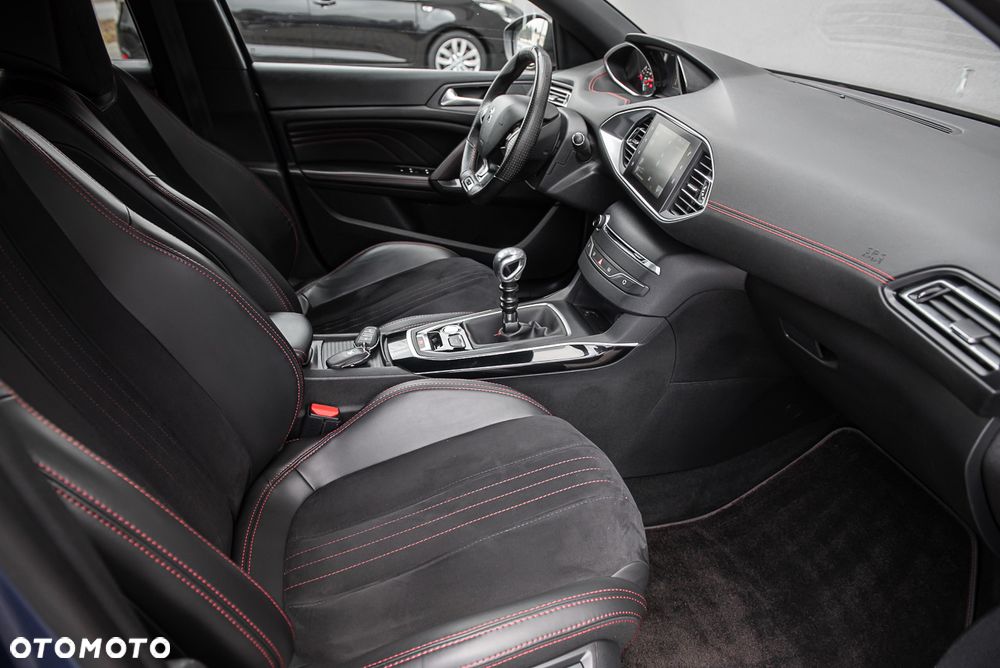 Peugeot 308 1.6 e-THP GT S&S - 33