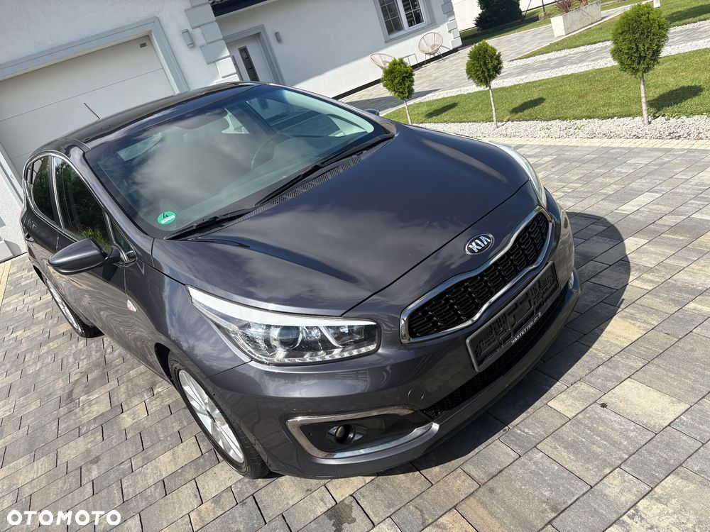 Kia Ceed 1.6 CRDi 136 ISG Dream Team Edition - 30