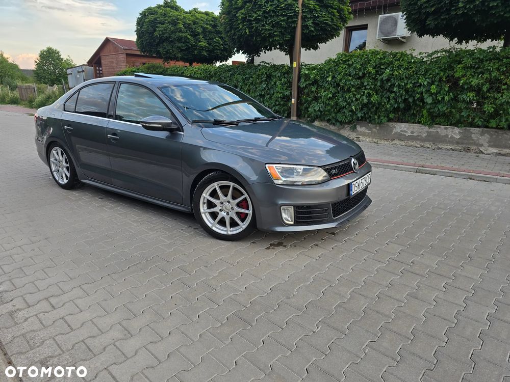 Volkswagen Jetta 2.0 TSI Highline - 12