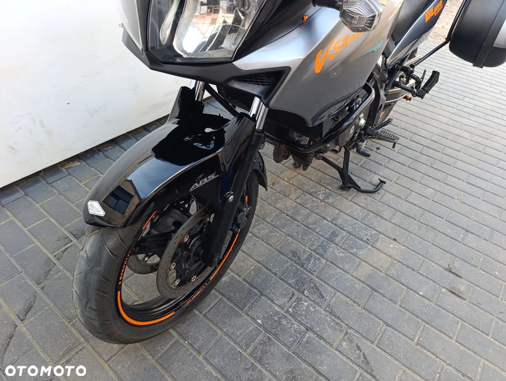 Suzuki V-STROM - 10