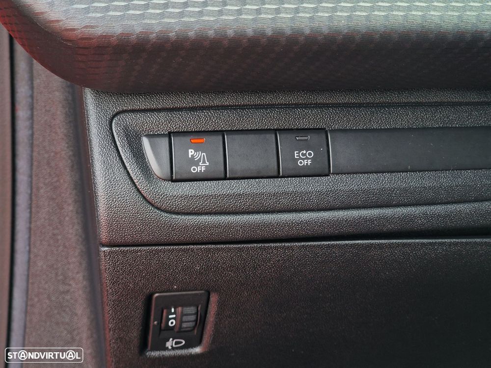 Peugeot 2008 1.2 PureTech GT Line - 17