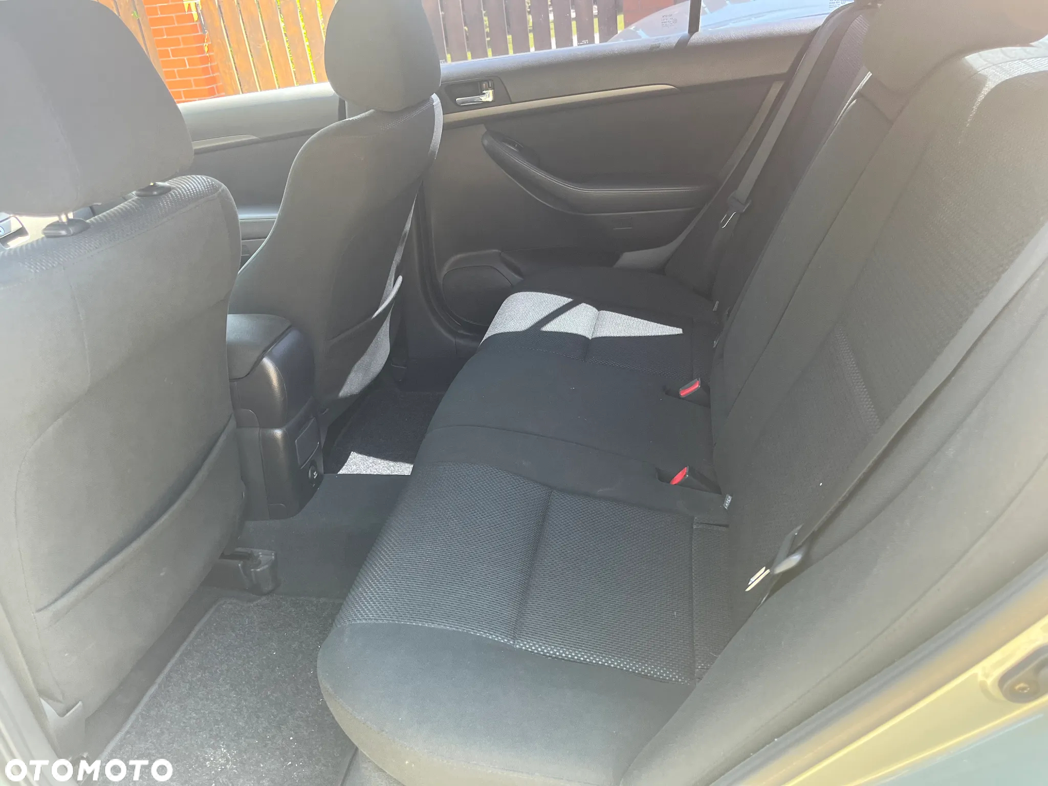 Toyota Avensis 1.8 VVT-i Sol - 10