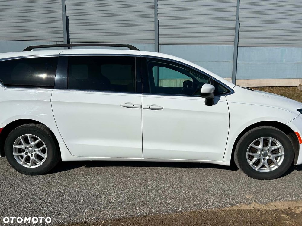 Chrysler Pacifica - 4