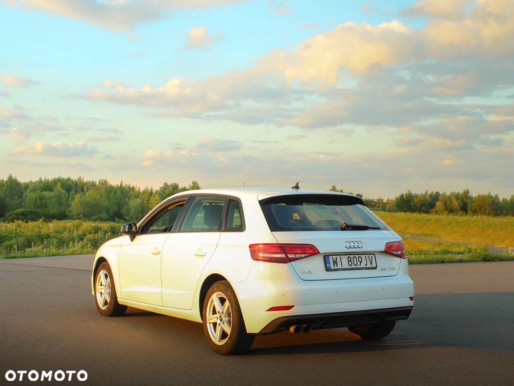 Audi A3 Sportback 35 TFSI S tronic - 13