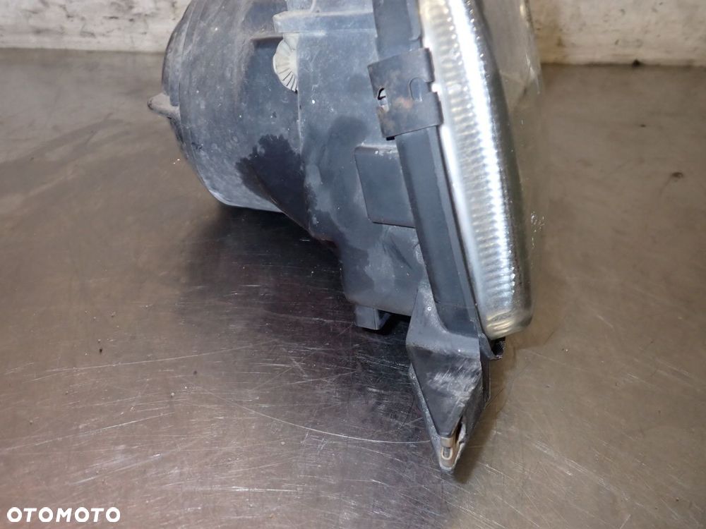 LAMPA LEWA PRZEDNIA AUDI 80 1.9 - 3
