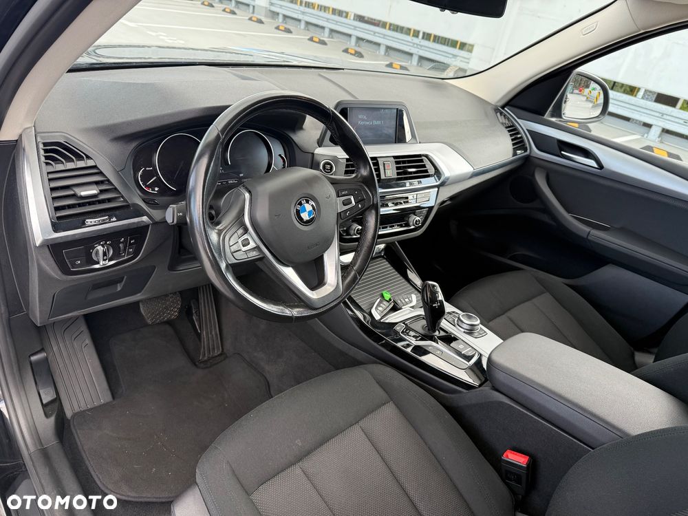 BMW X3 xDrive20d Advantage - 16