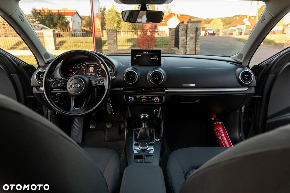 Audi A3 Sportback 1.6 TDI design - 23