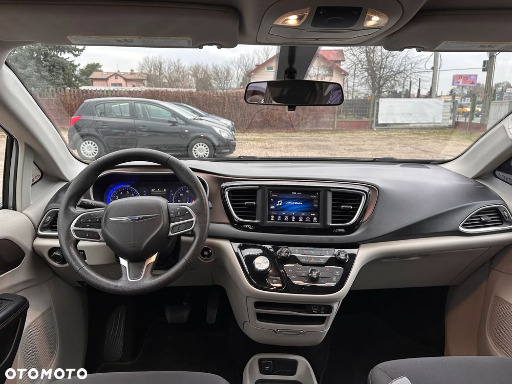 Chrysler Pacifica - 14