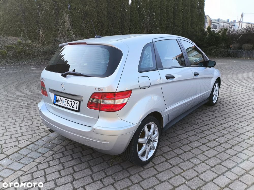 Mercedes-Benz Klasa B 180 CDI Autotronic - 13