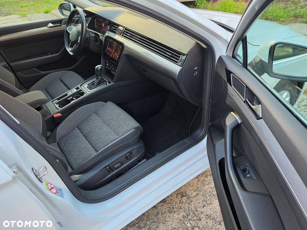 Volkswagen Passat 2.0 TDI SCR Style DSG - 17