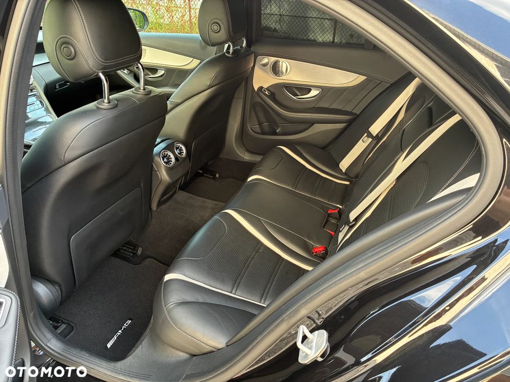 Mercedes-Benz Klasa C AMG 63 S AMG Speedshift 7G-MCT - 26